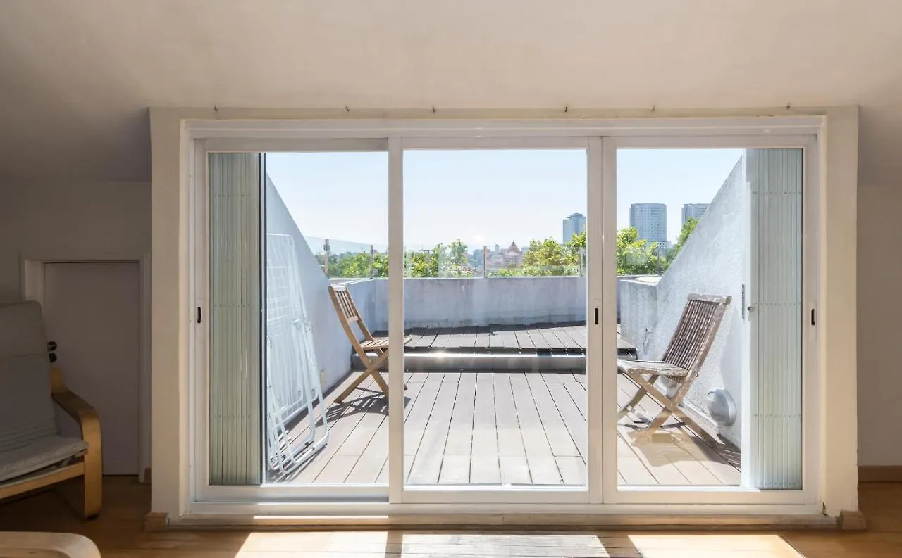 Daire Houze_City Center, 5 Rooms Flat W/ Sunny Terrace Lisboa Portekiz
